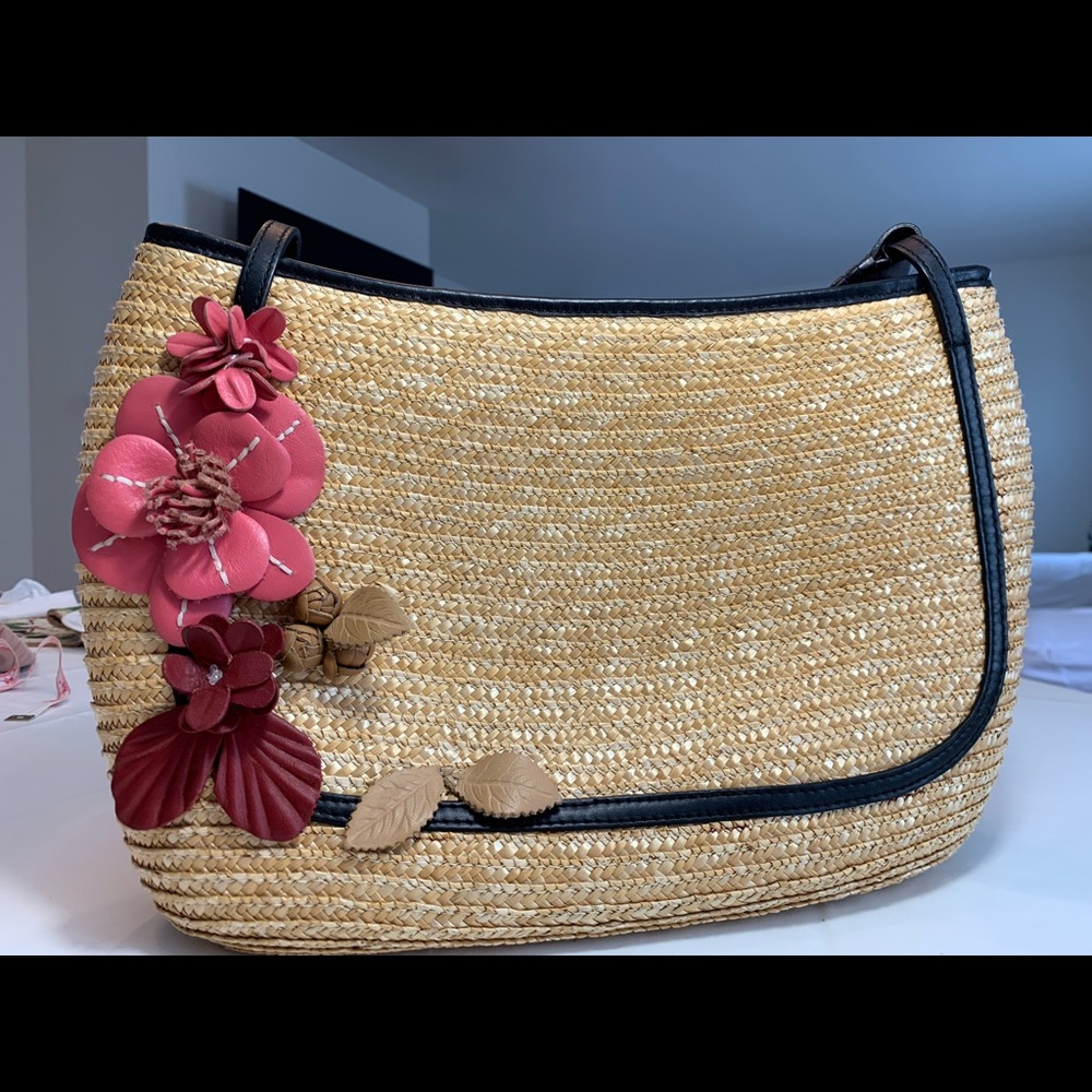 COLE HAAN 👜 Good condition but needs TLC